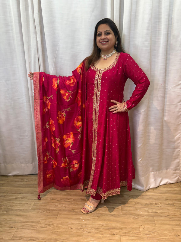 ROSE PINK CENTRE SLIT SET WITH FLORAL DUPATTA