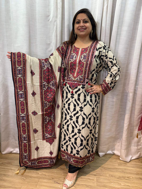 GEOMETRIC CREPE MUSLIN CREAM BLACK WITH RICH DUPATTA