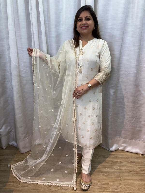 IVORY BANARASI STYLE DOLA SILK SUIT SET