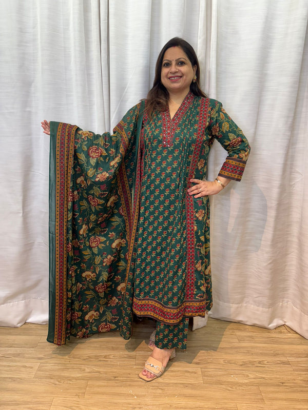 FOREST JEWEL KURTA SET (Hariyaali)